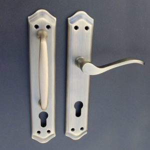 Jaladera-Manija 881 Cuero