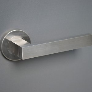 Manija Tipo Roseta 7211 Inox.