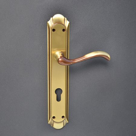 3733 C Manija de Latón