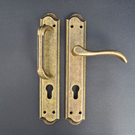 5831 AX CE Puerta de Entrada